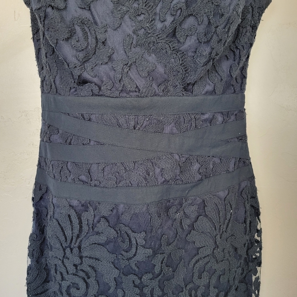 Tadashi Shoji Women's 6 Navy Blue Embroidered Lace Sheath Dress Midi Knee Length - Picture 7 of 15
